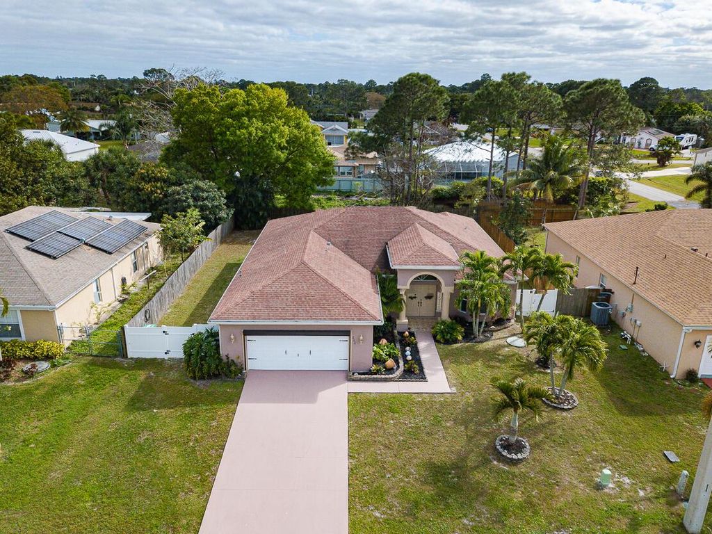 Photo of 444 SE Evergreen Terrace, Port Saint Lucie, FL 34983 (MLS # R10959071)