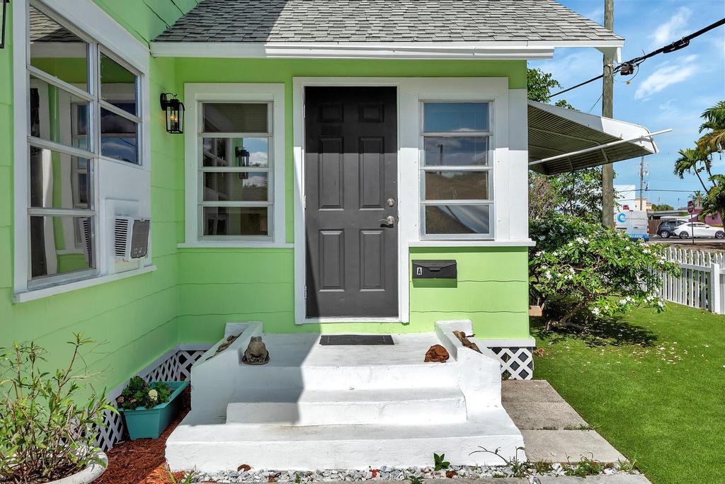Photo of 713 10th Avenue N, Lake Worth Beach, FL 33460 (MLS # B26077465)