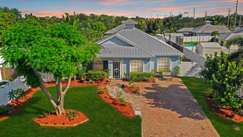 Photo of 3199 SE Lime Tree Terrace, Stuart, FL 34997 (MLS # R11116450)