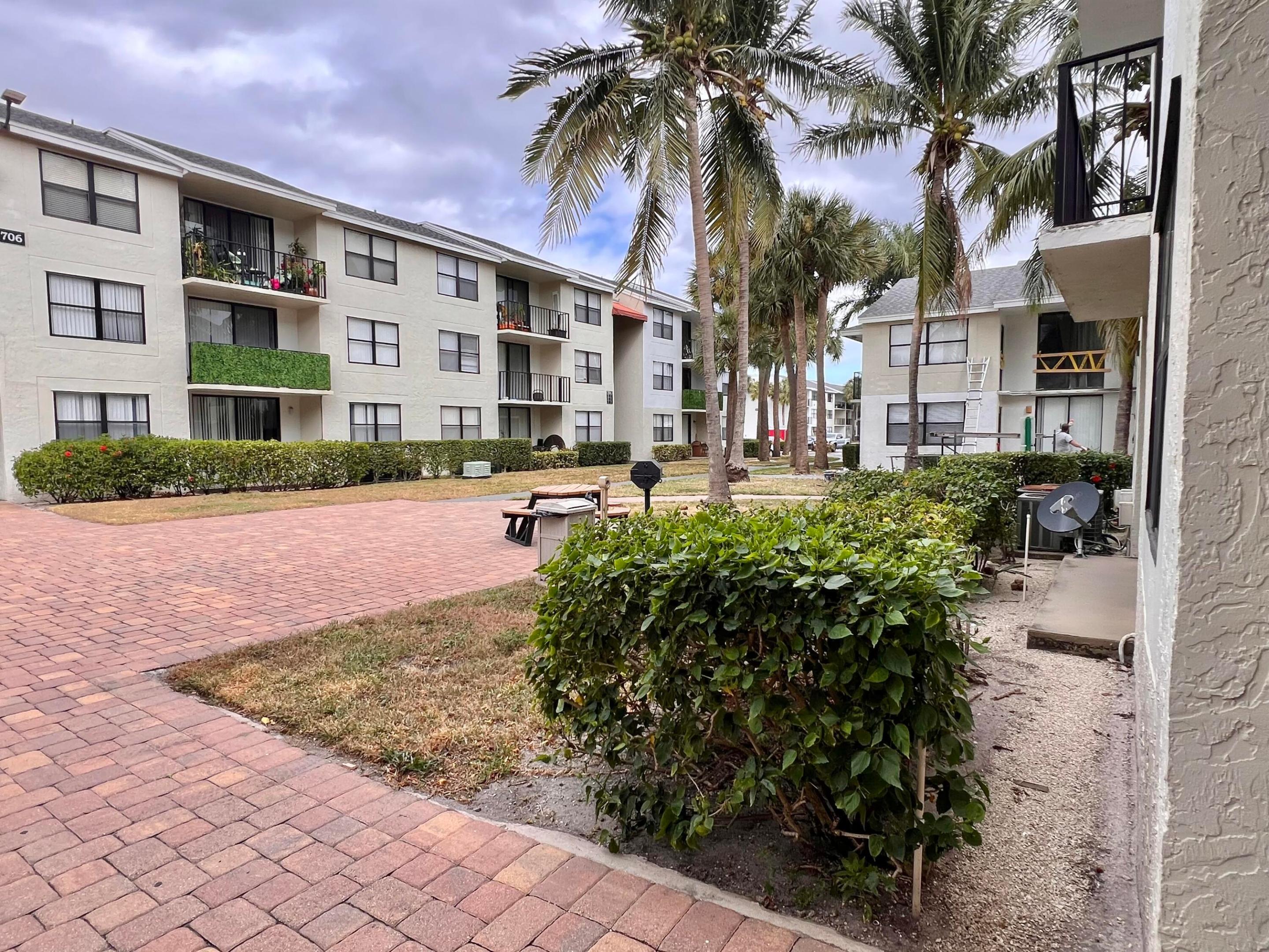 CLEAR LAKE CLUB CONDO - Residential Lease