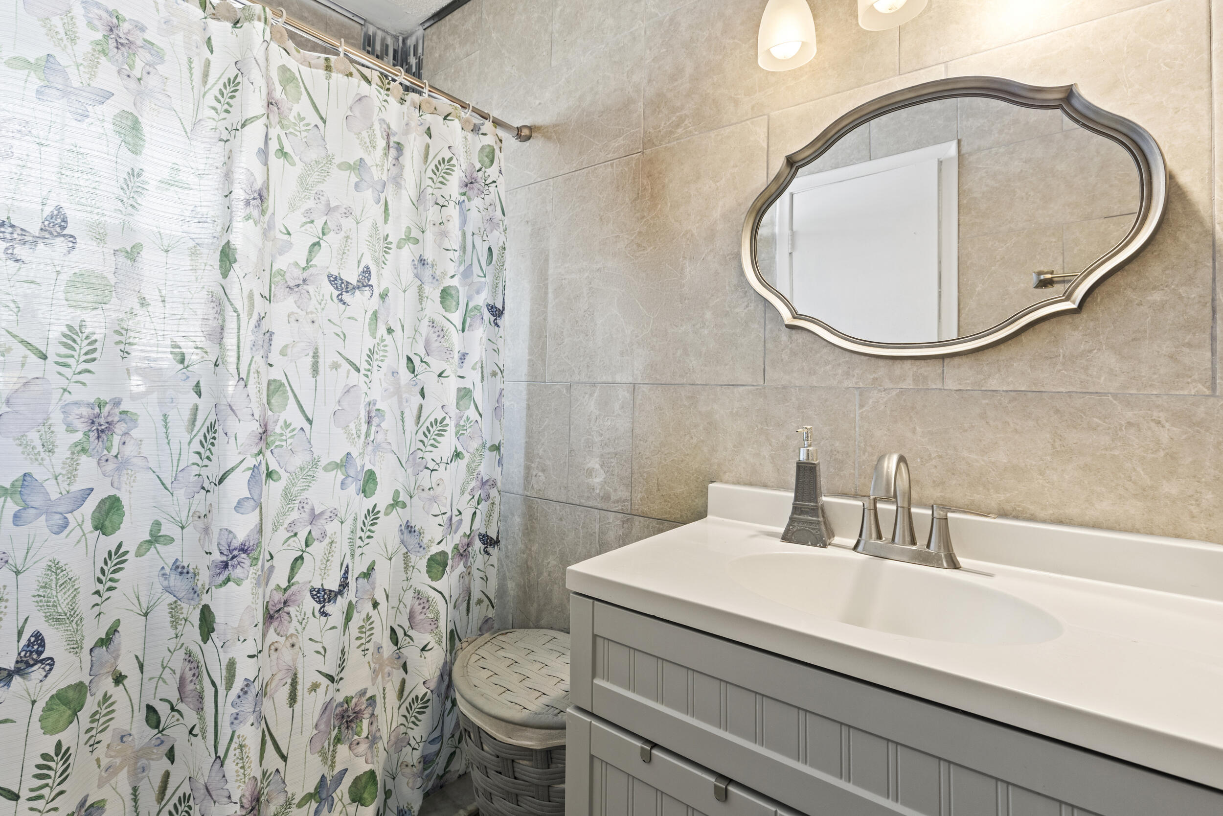 GARDEN HILLS UNIT THREE - Residential