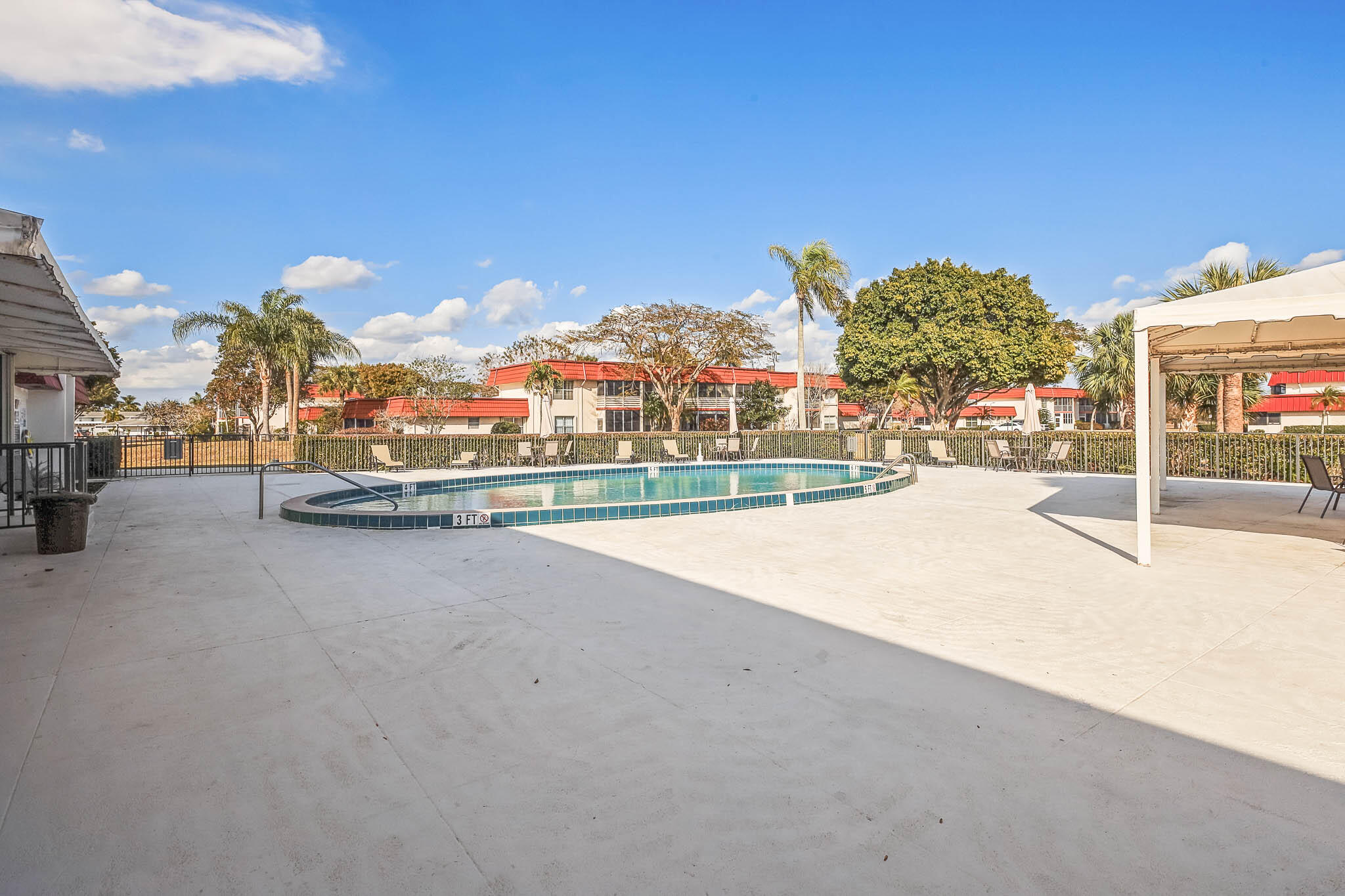 GREENWAY VILLAGE SOUTH COND NO 3 - Residential