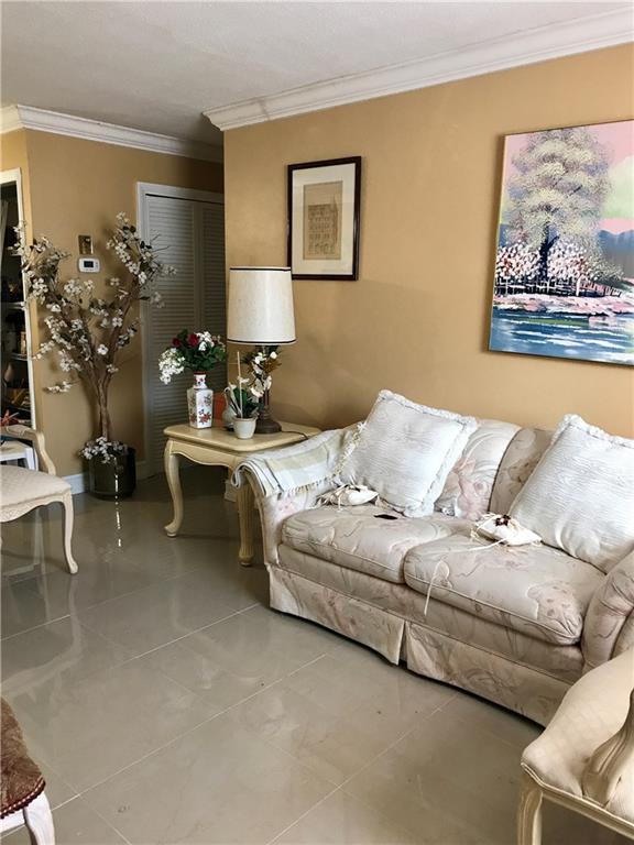 CRYSTAL LAKE 3930 - Residential