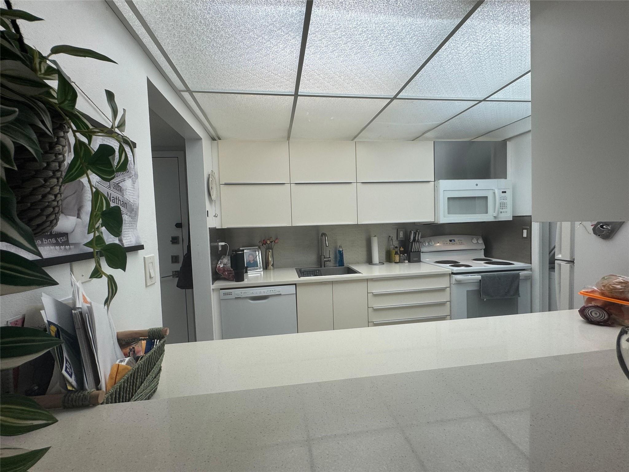 Building Ten Of Racquet C - Residential Lease