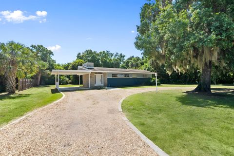 2560 50th Avenue Vero Beach FL 32966