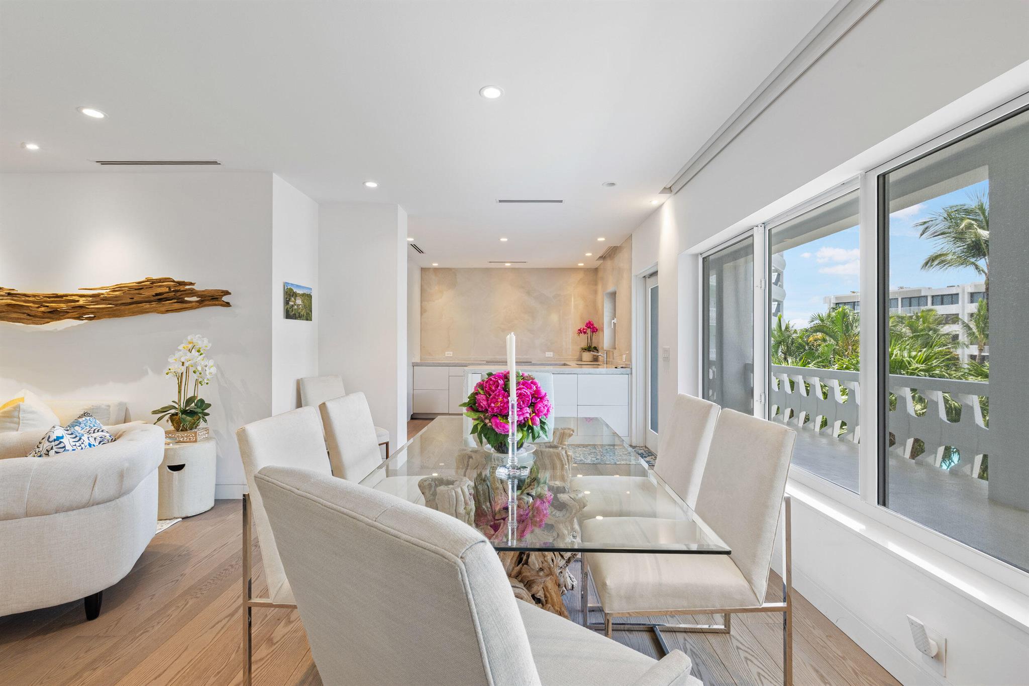 300 S Ocean Boulevard 3f, Palm Beach, FL, 33480/$2,300,000 2 300 S Ocean Boulevard 3f