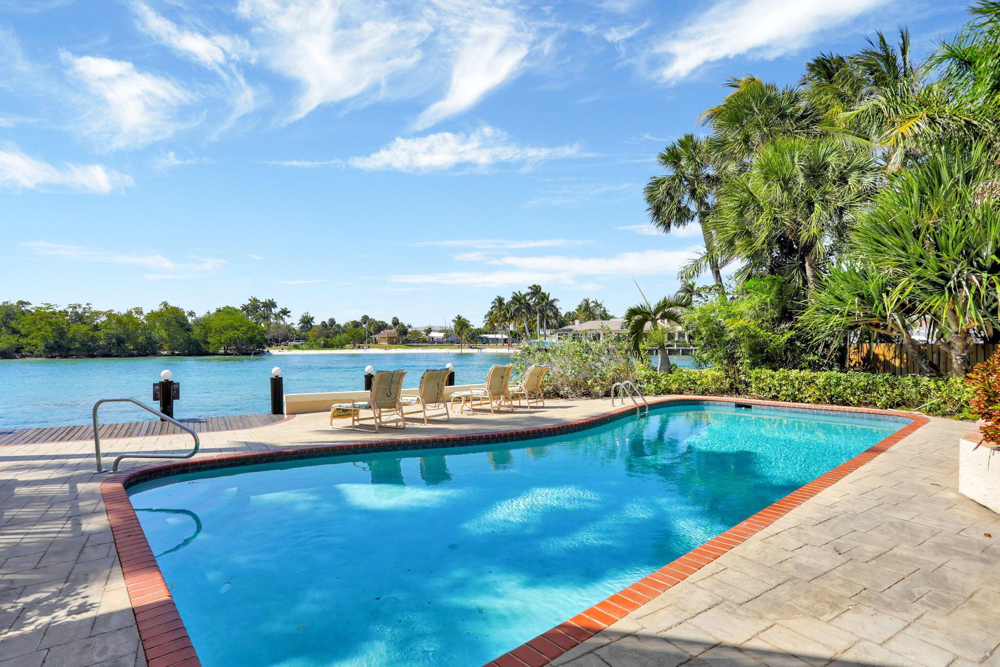 HILLSBORO SHORES SEC - Residential