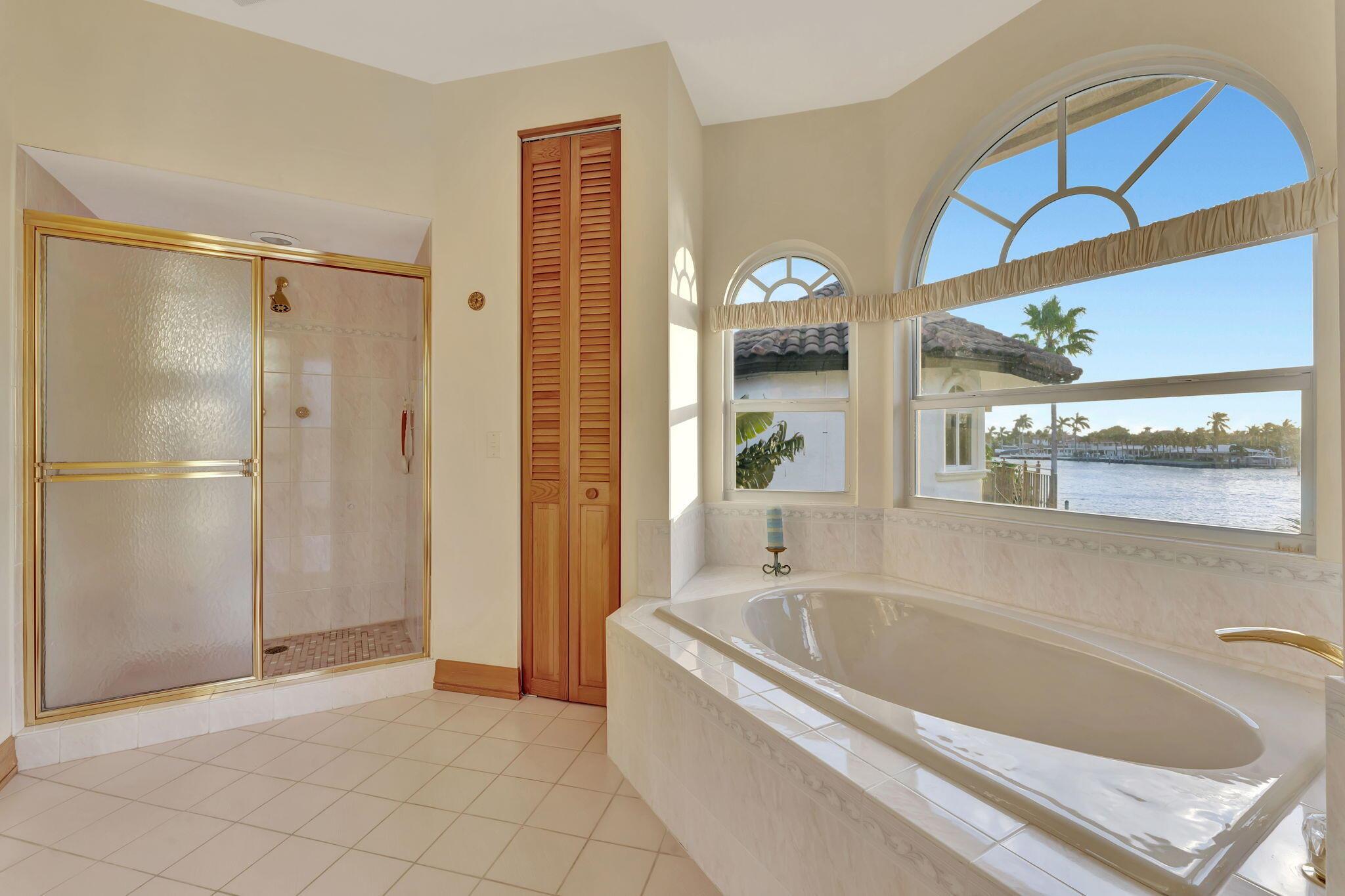 HILLSBORO SHORES SEC - Residential