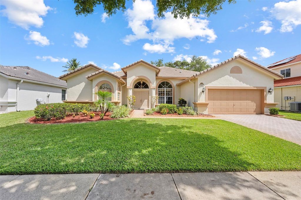 Photo of 10307 Lexington Estates Boulevard, Boca Raton, FL 33428 (MLS # F10511434)