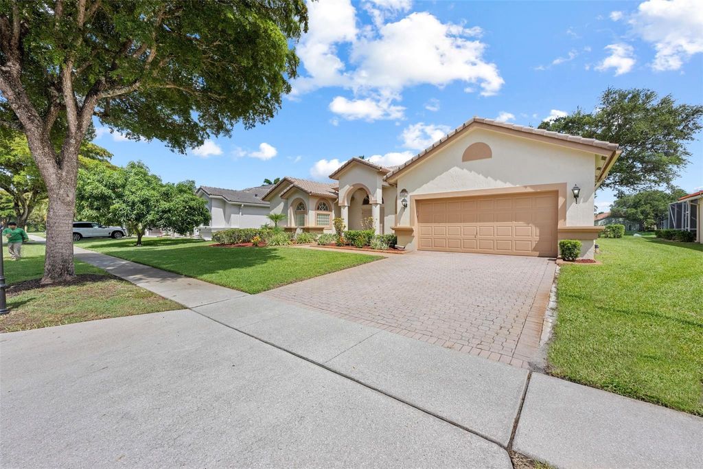 Photo of 10307 Lexington Estates Boulevard, Boca Raton, FL 33428 (MLS # F10511434)