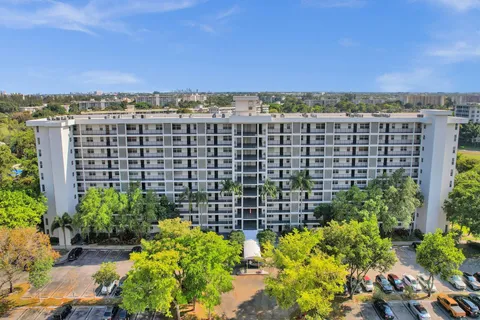 2900 N Course Dr Unit 705, Pompano Beach, FL MLS: F10500350