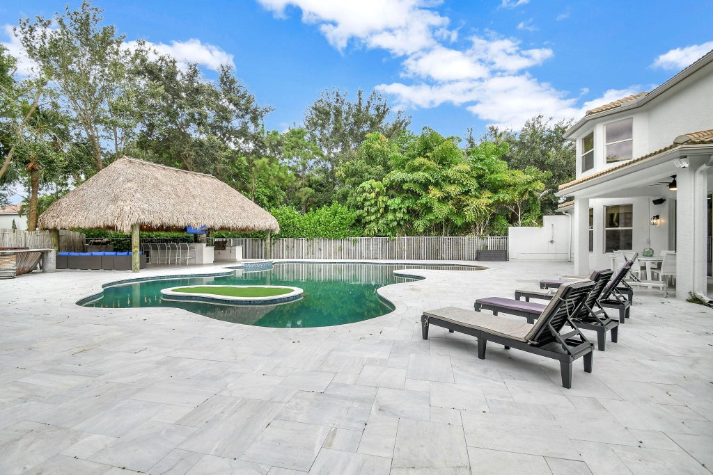 Photo of 7865 Emerald Winds Circle, Boynton Beach, FL 33473 (MLS # R11014837)