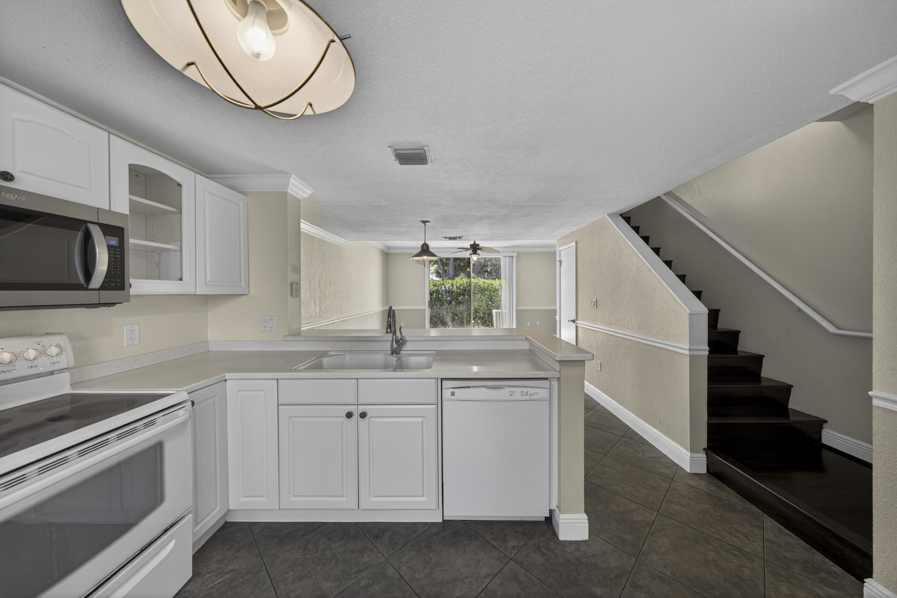 1100 E Jeffrey Street