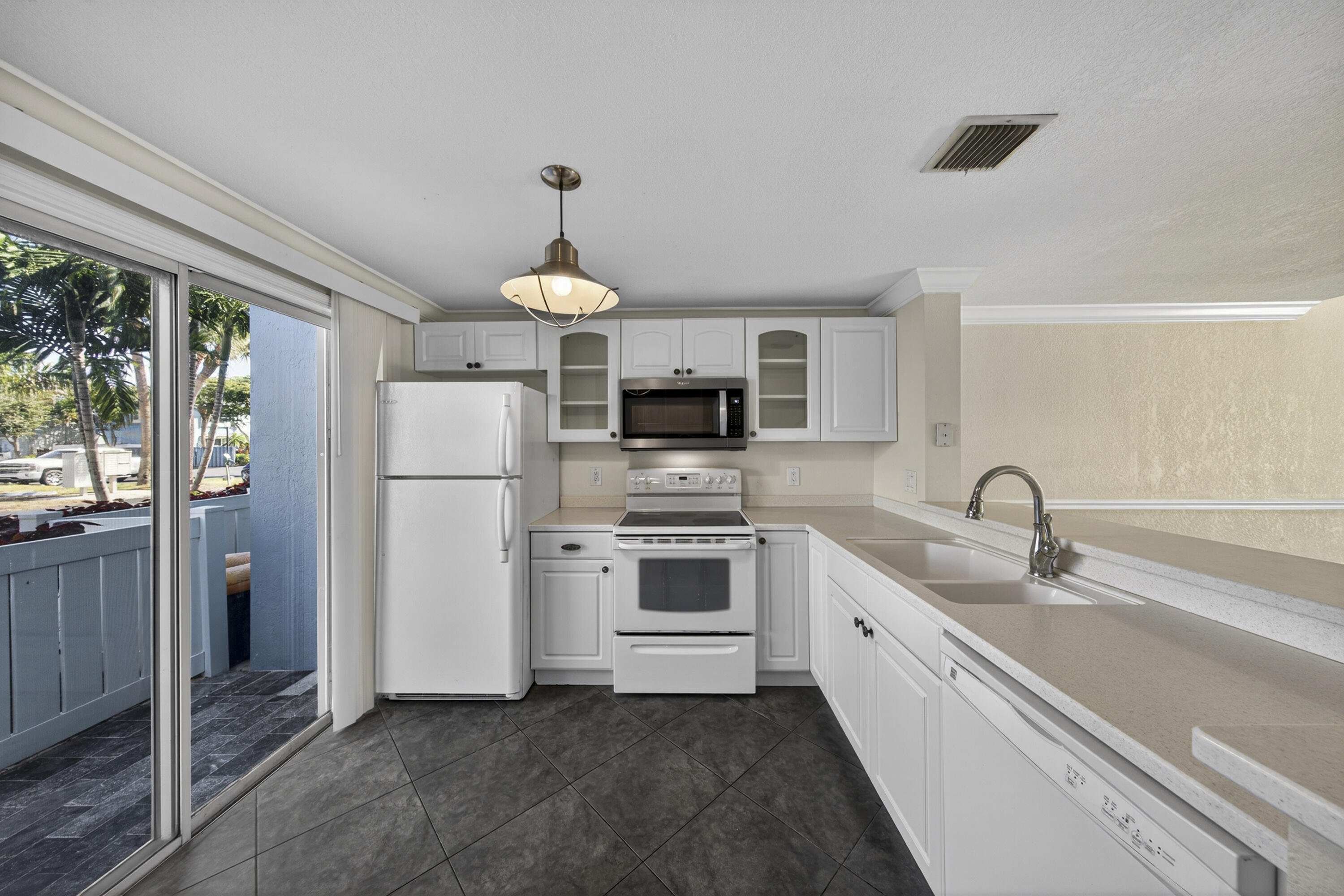 1100 E Jeffrey Street