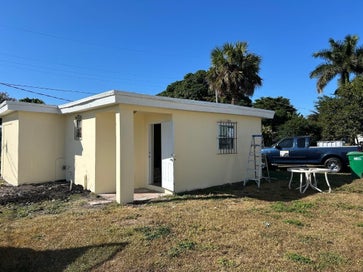 371 Banyan (REAR APT) Avenue Pahokee FL 33476