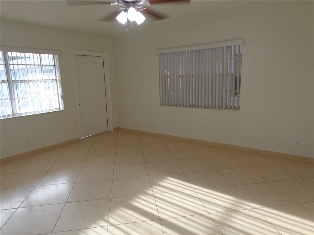 DELL MANOR CONDO - Residential Lease