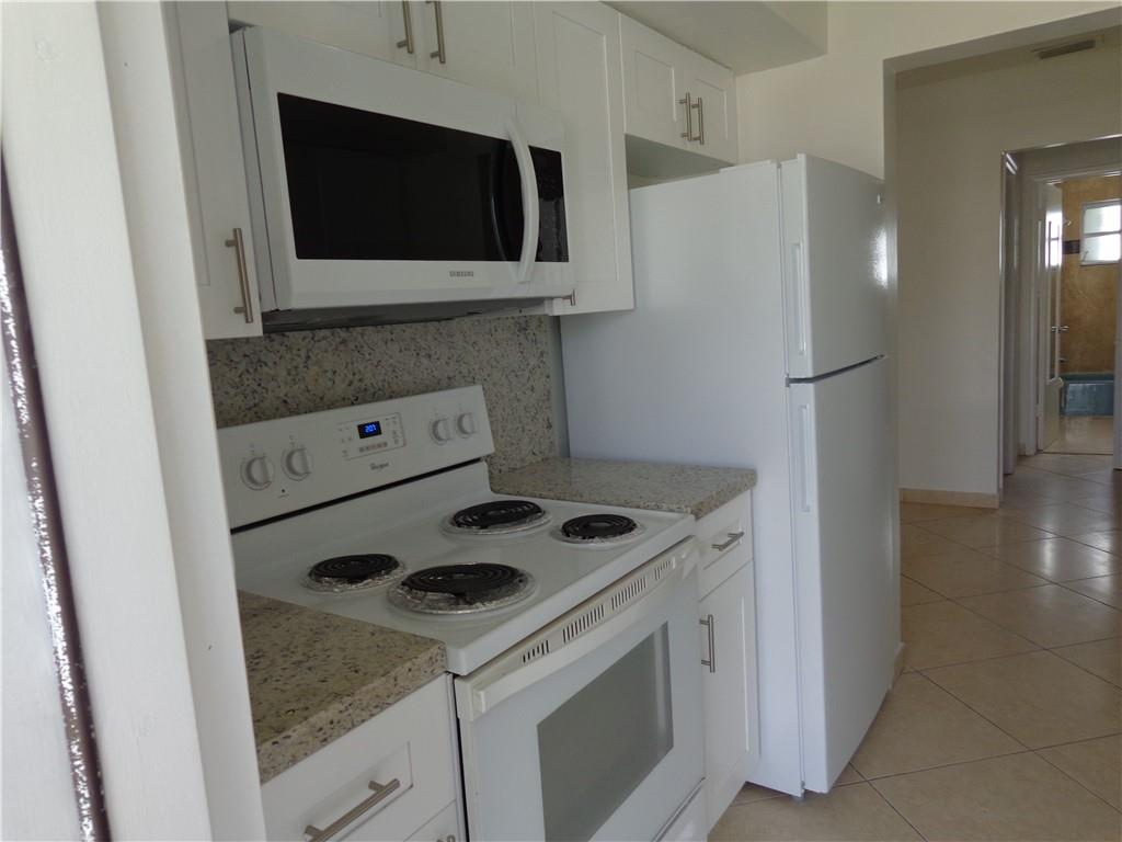 DELL MANOR CONDO - Residential Lease