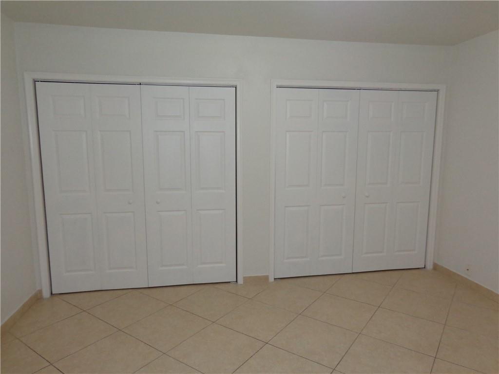 DELL MANOR CONDO - Residential Lease