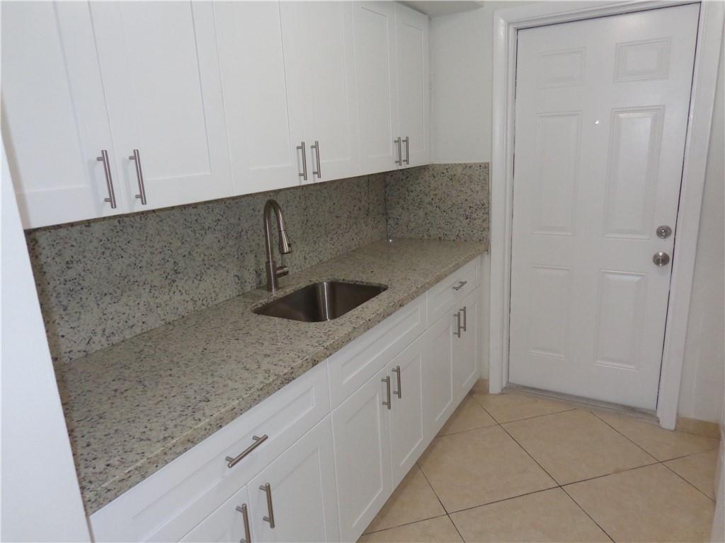 DELL MANOR CONDO - Residential Lease