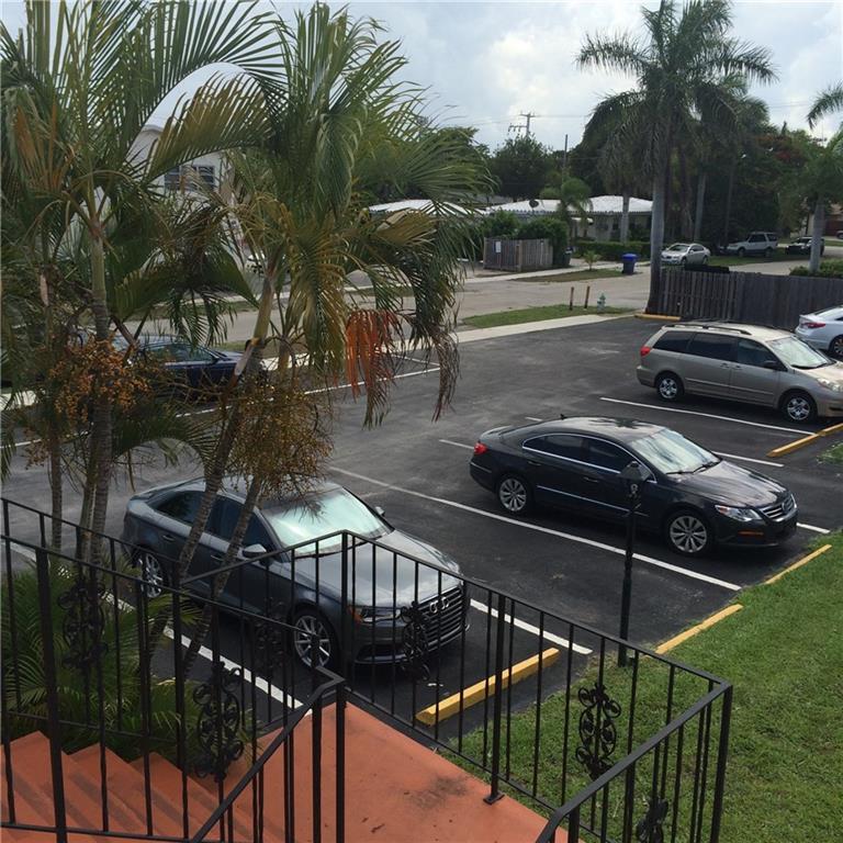 DELL MANOR CONDO - Residential Lease