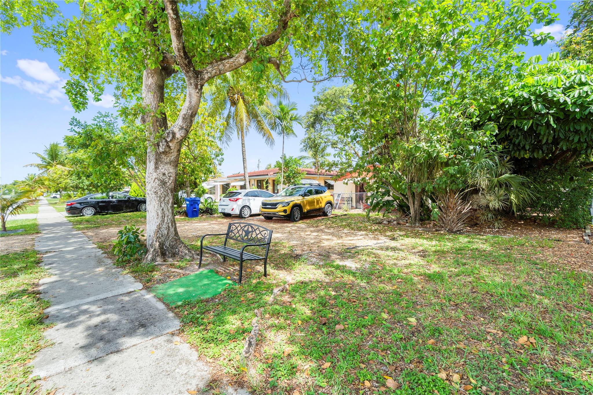 1571 NE 179th St