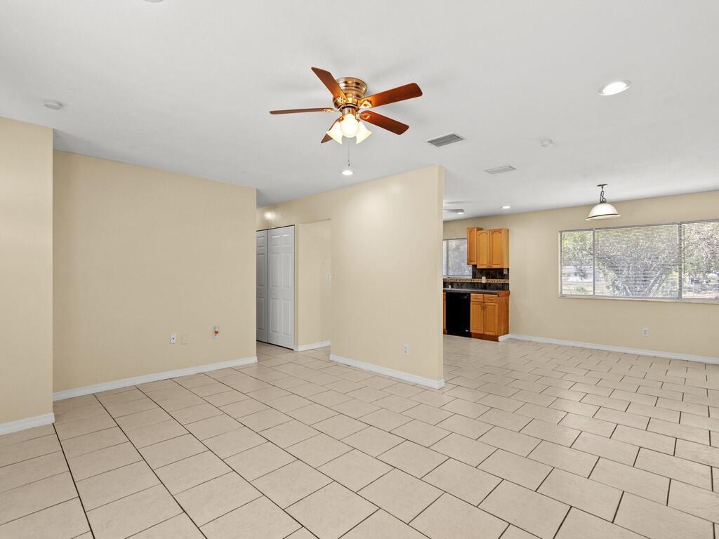 PORT ST LUCIE SECTION 42 - Residential Lease