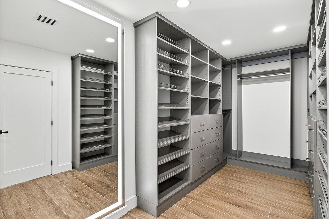 DELRAY ISLE - Residential