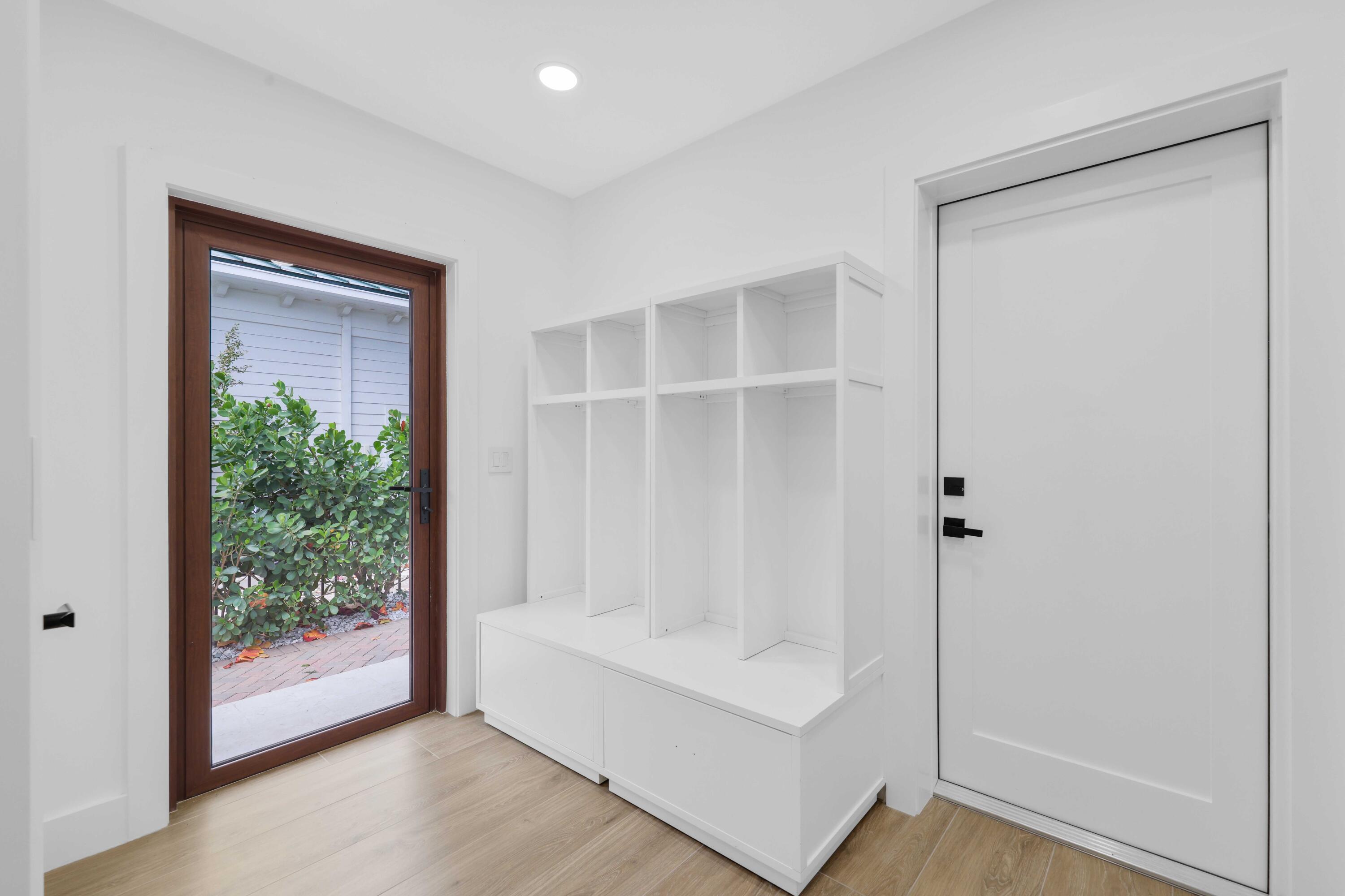 DELRAY ISLE - Residential