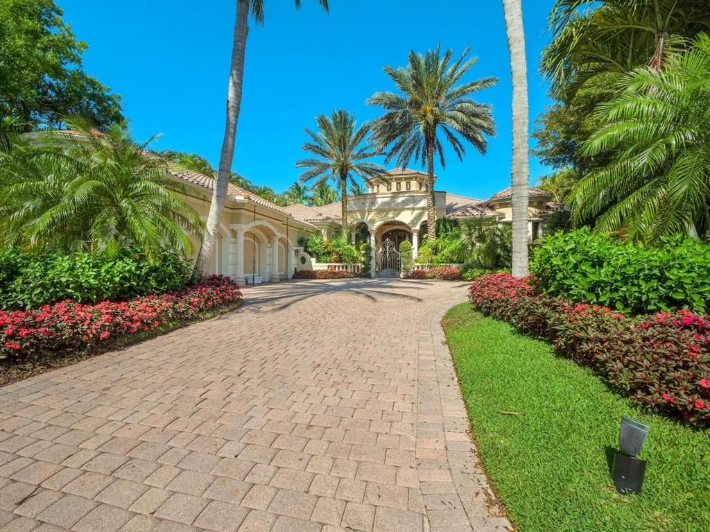 Photo of 29 Saint Thomas Drive, Palm Beach Gardens, FL 33418 (MLS # R10706908)