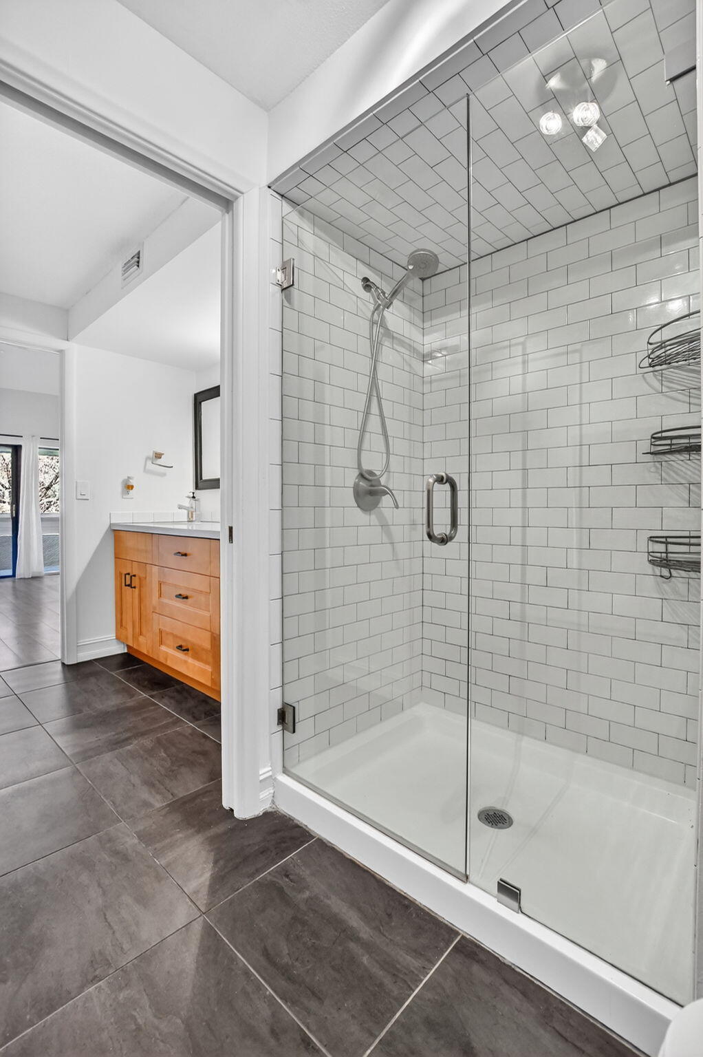 LANDS END - Residential