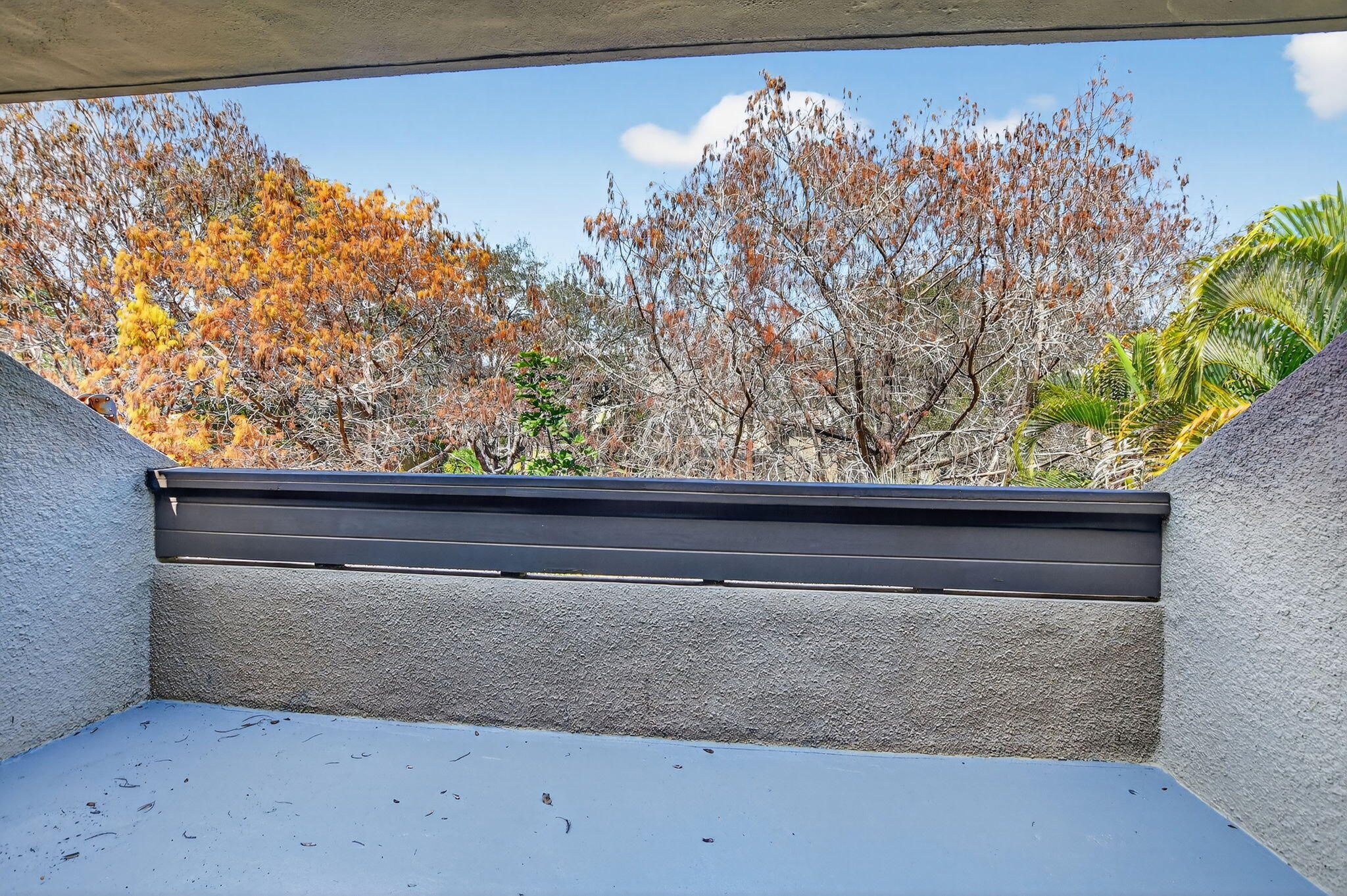 LANDS END - Residential