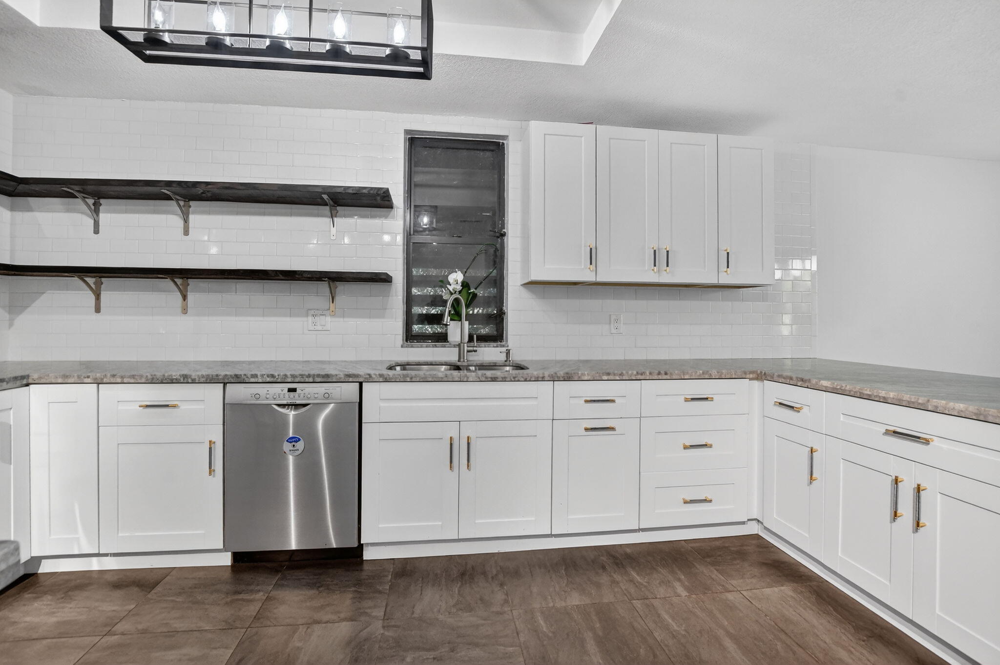 LANDS END - Residential