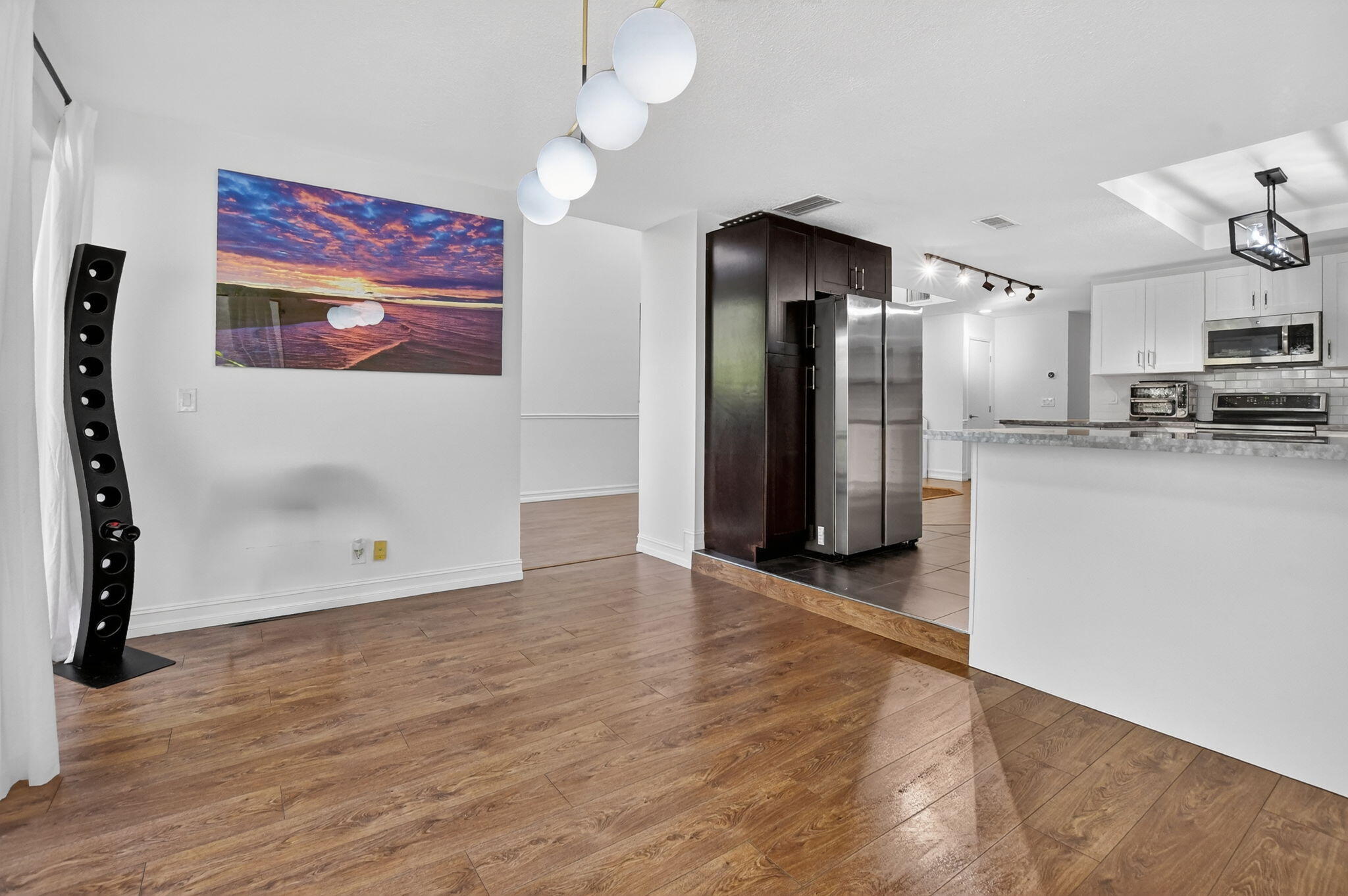 LANDS END - Residential