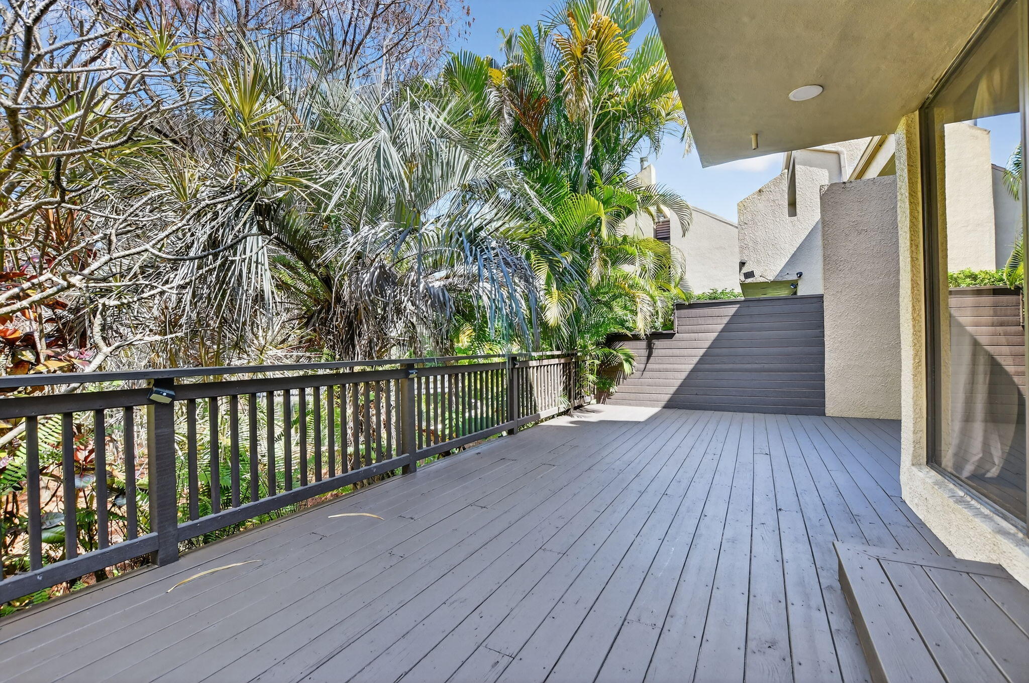 LANDS END - Residential