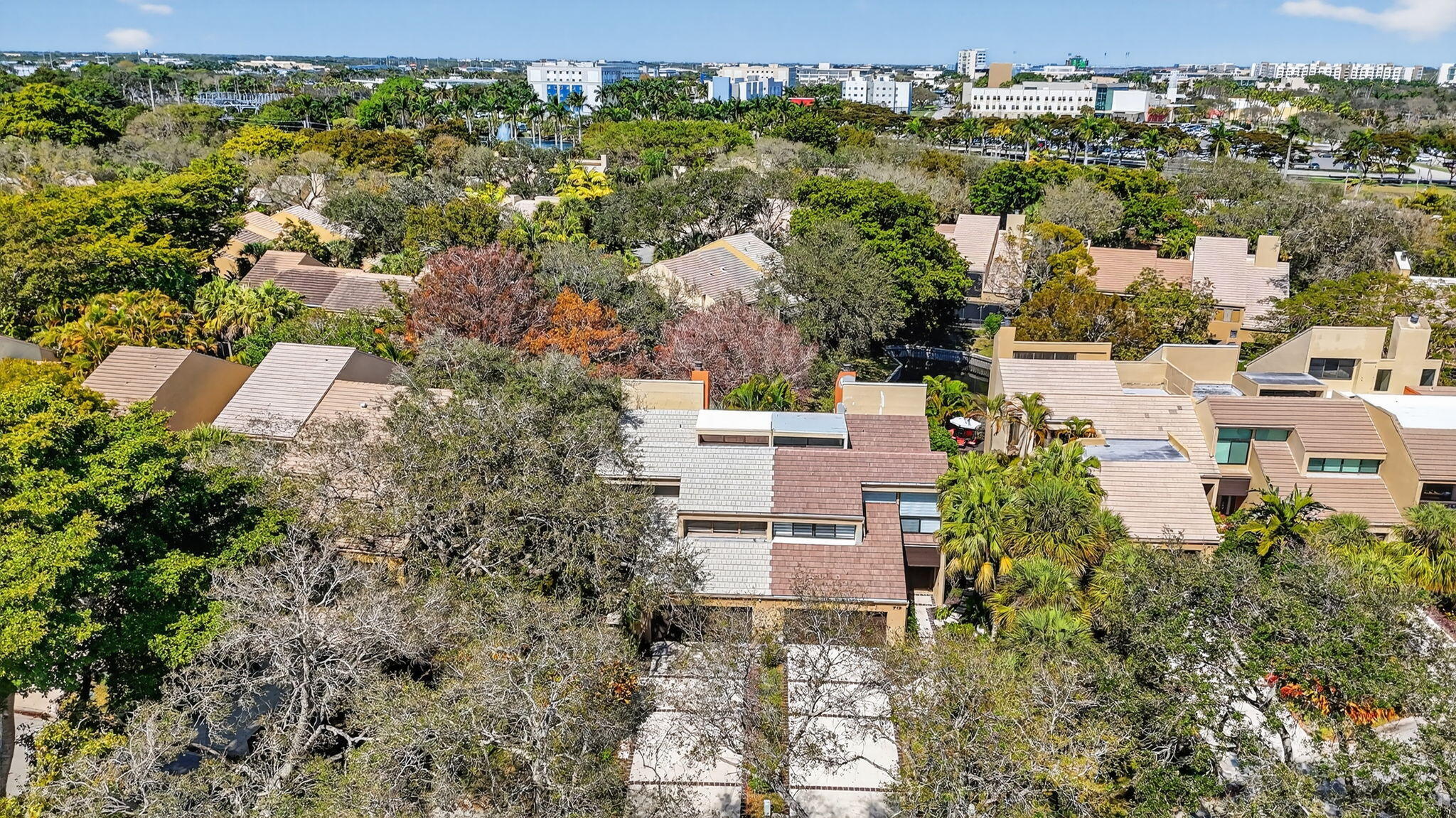 LANDS END - Residential