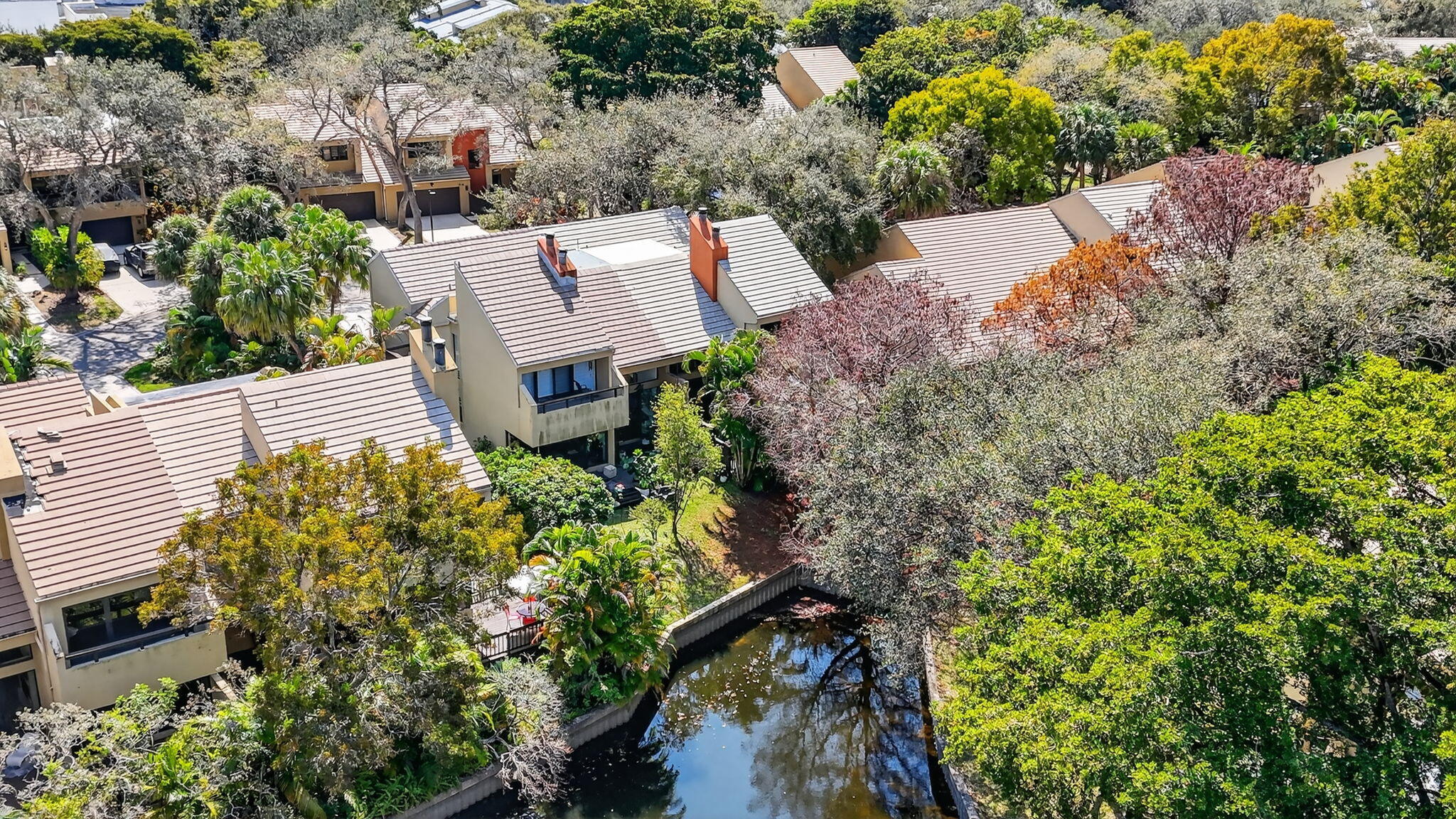 LANDS END - Residential