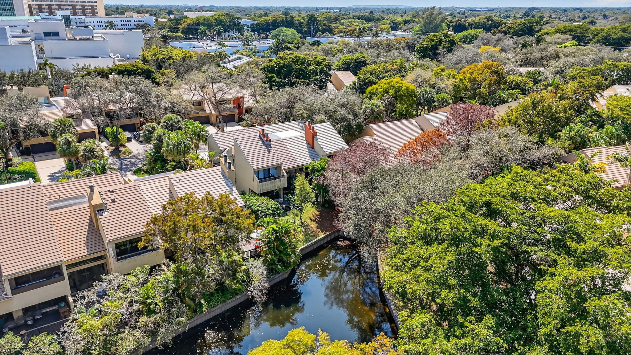 LANDS END - Residential