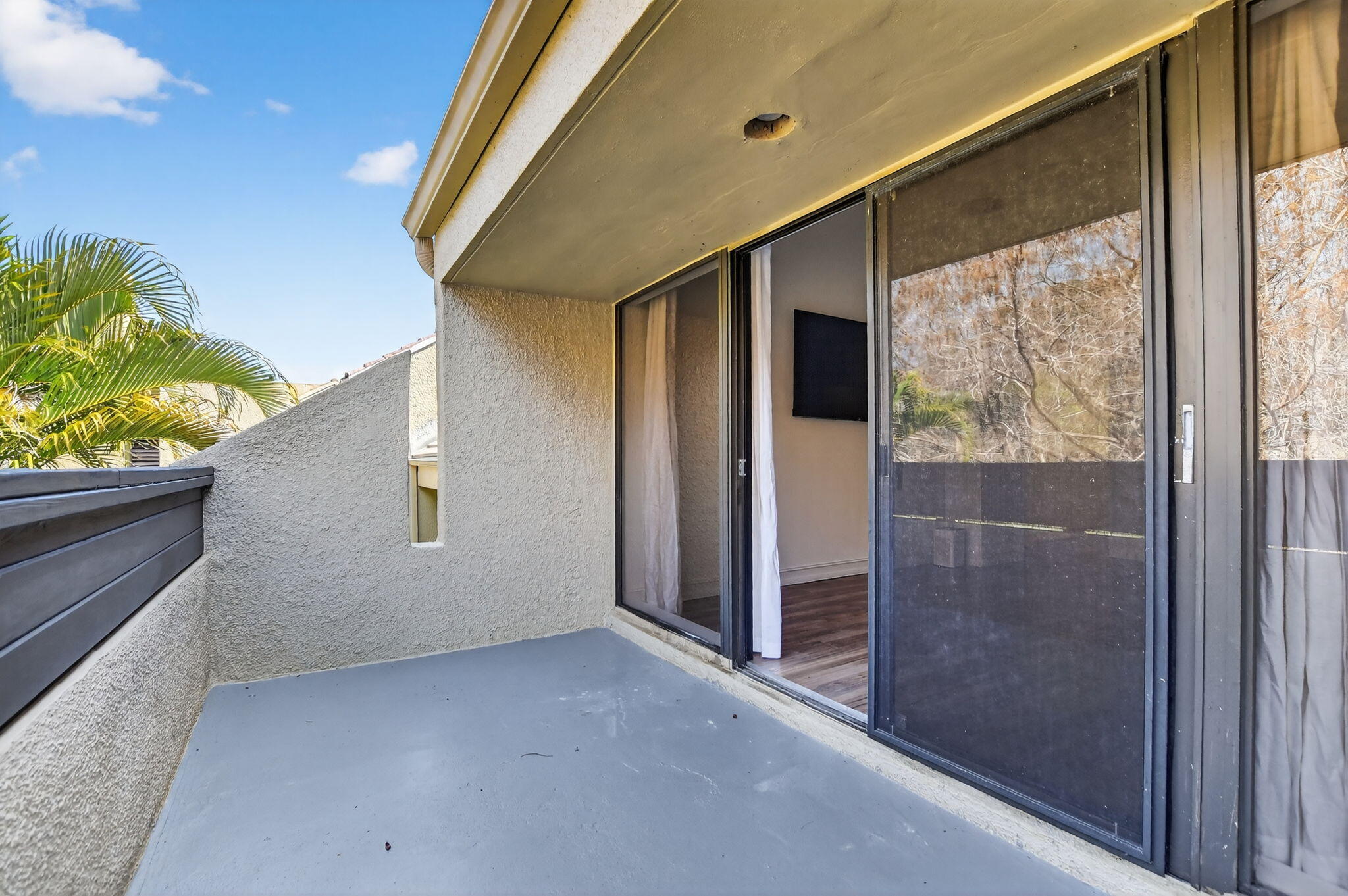 LANDS END - Residential