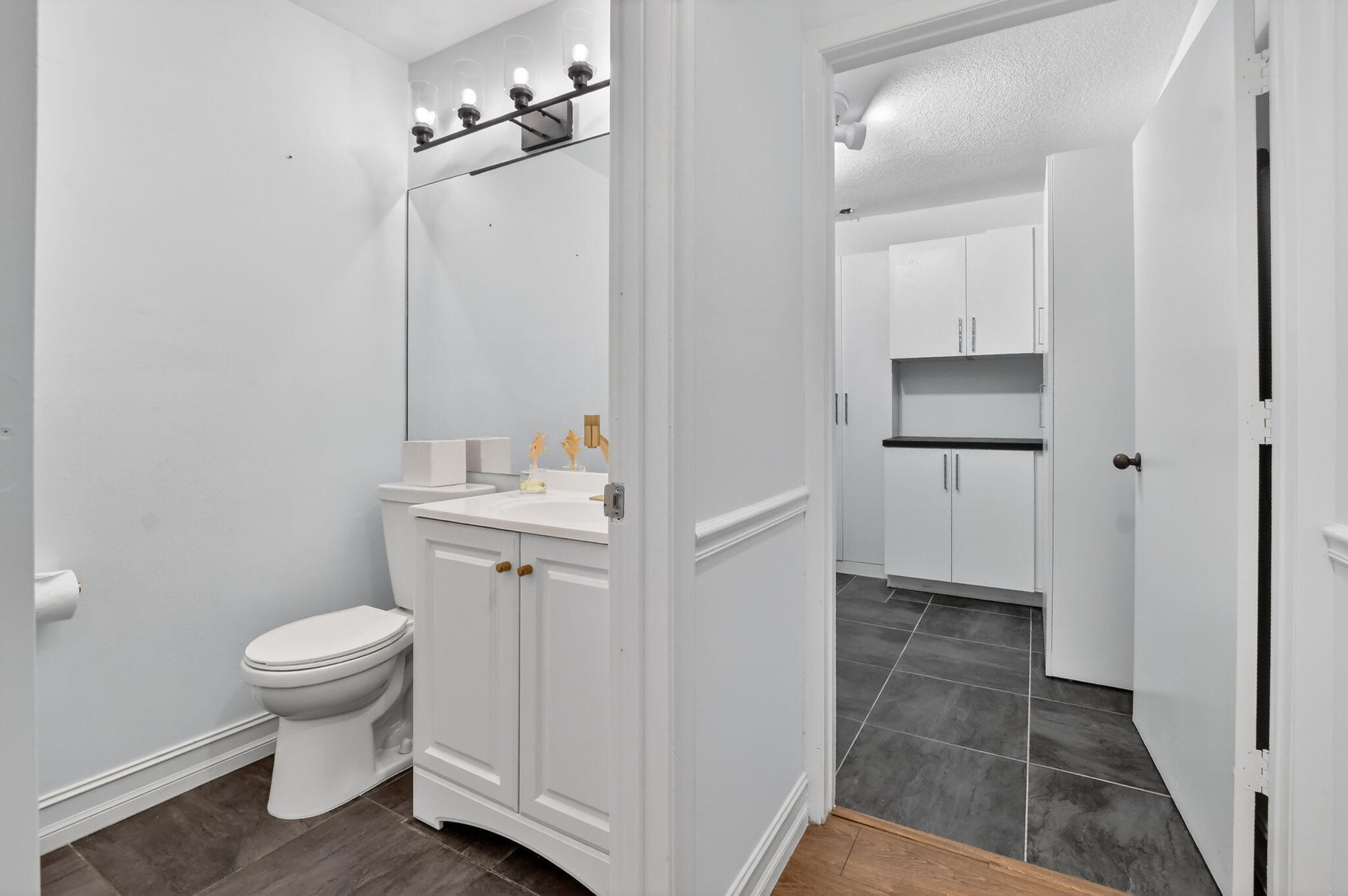 LANDS END - Residential