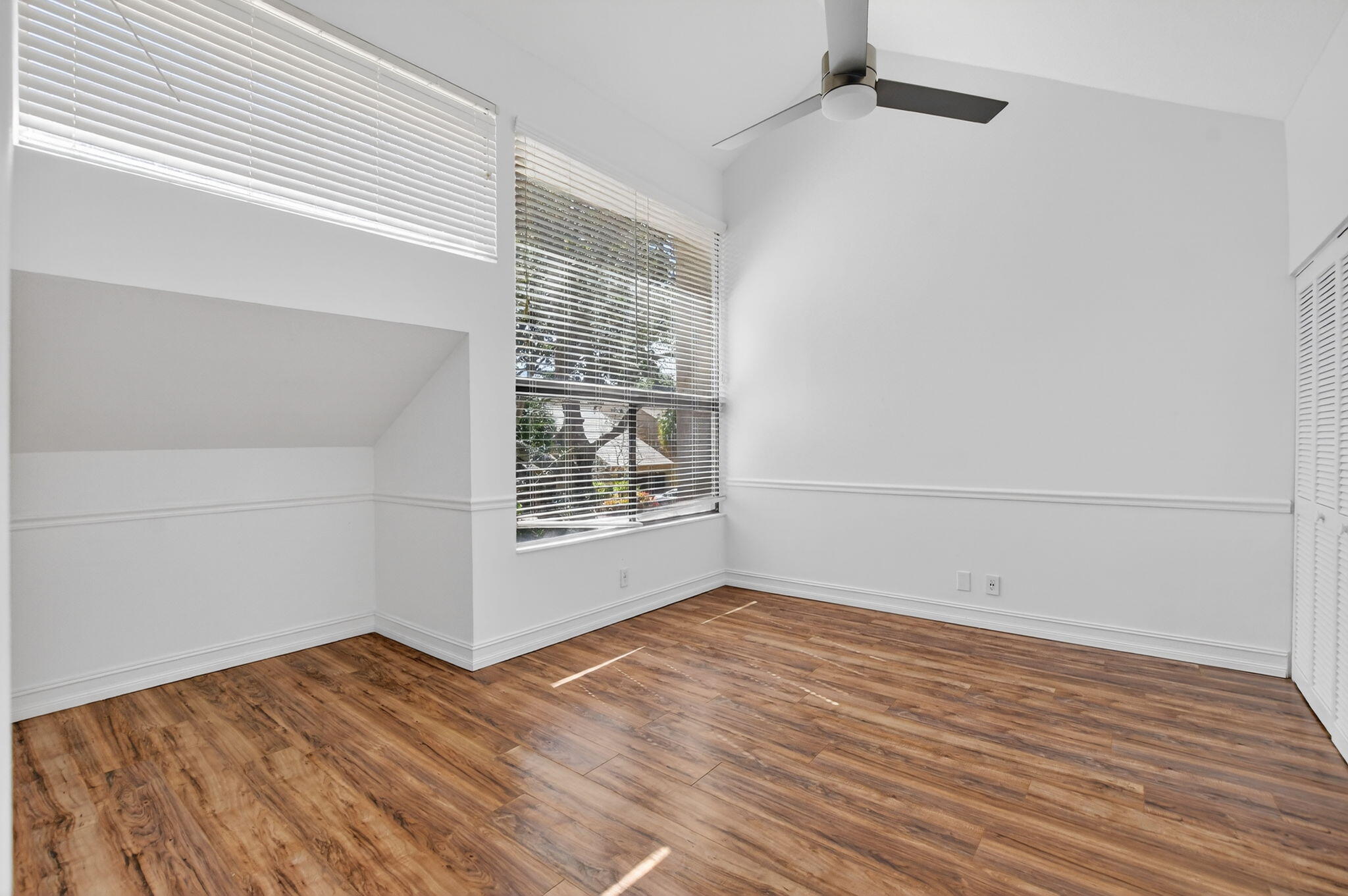 LANDS END - Residential