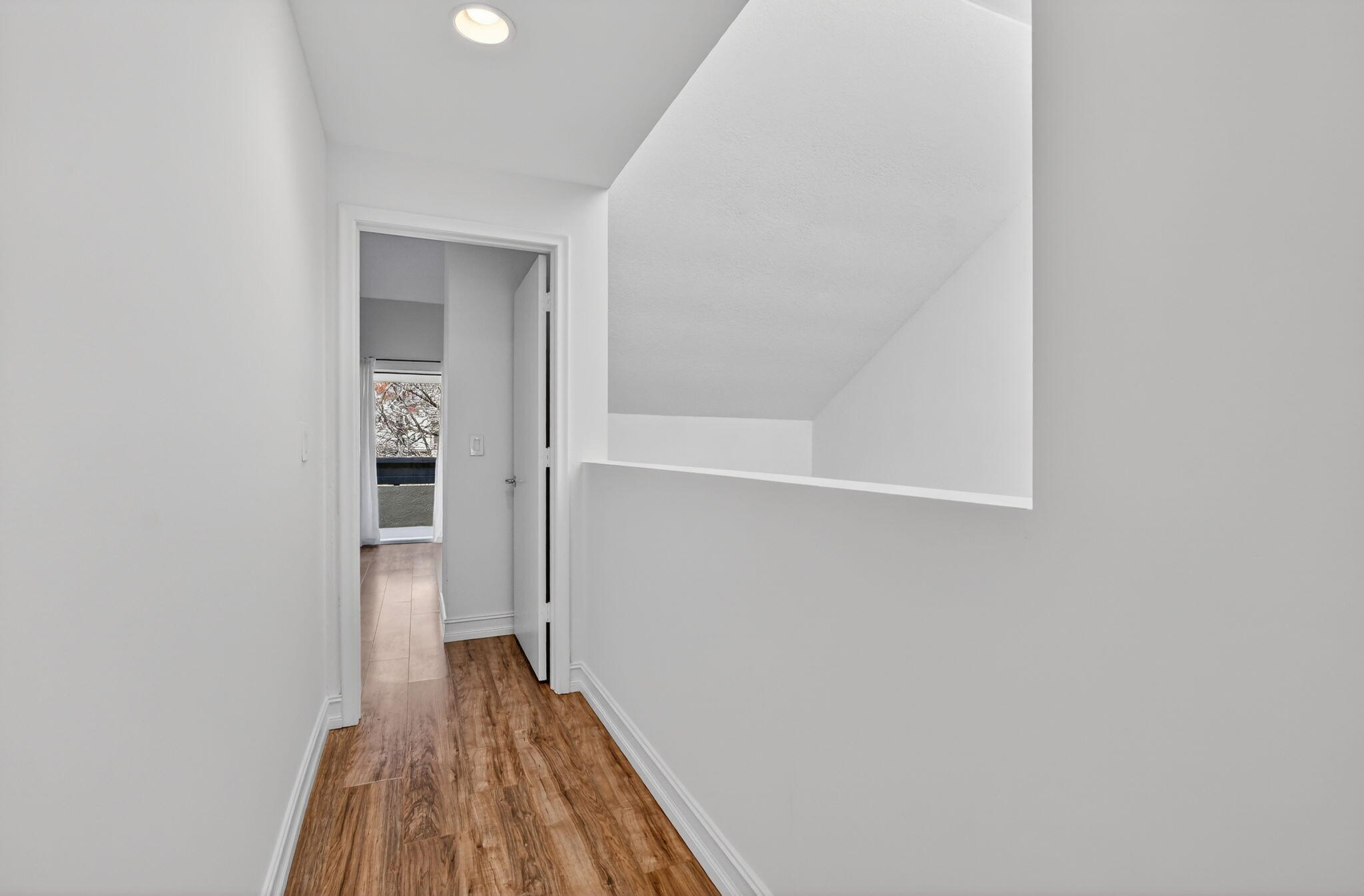 LANDS END - Residential