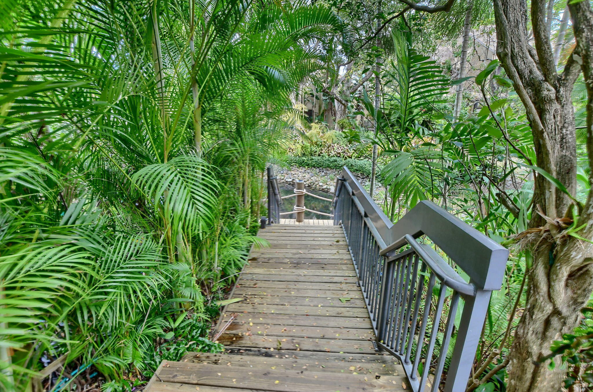 LANDS END - Residential