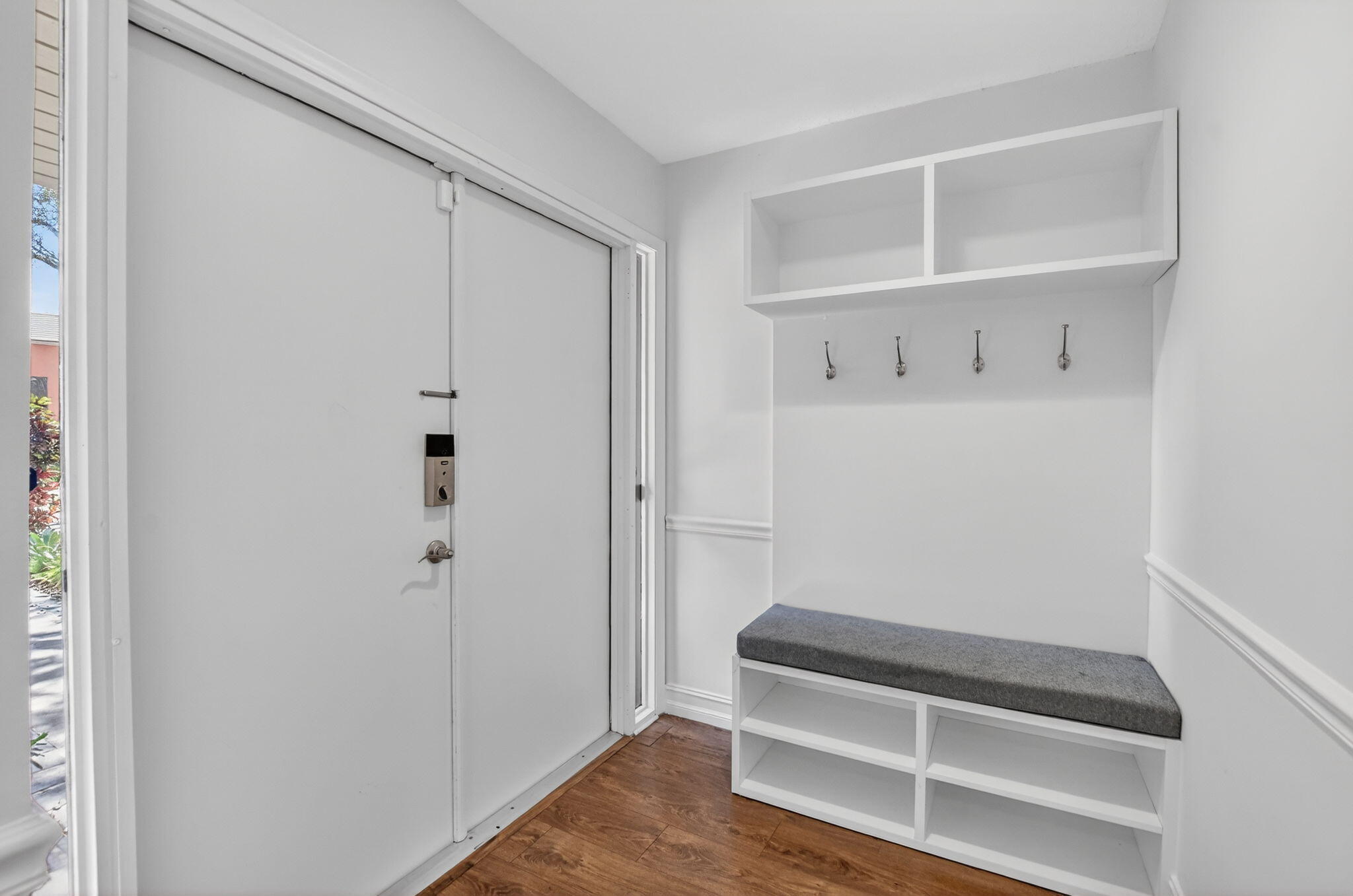 LANDS END - Residential