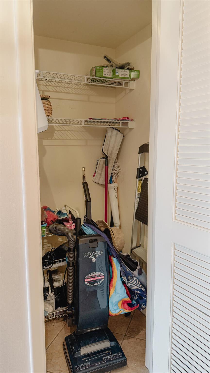 FOUNTAINS OF PALM BEACH CONDO 7 - Residential