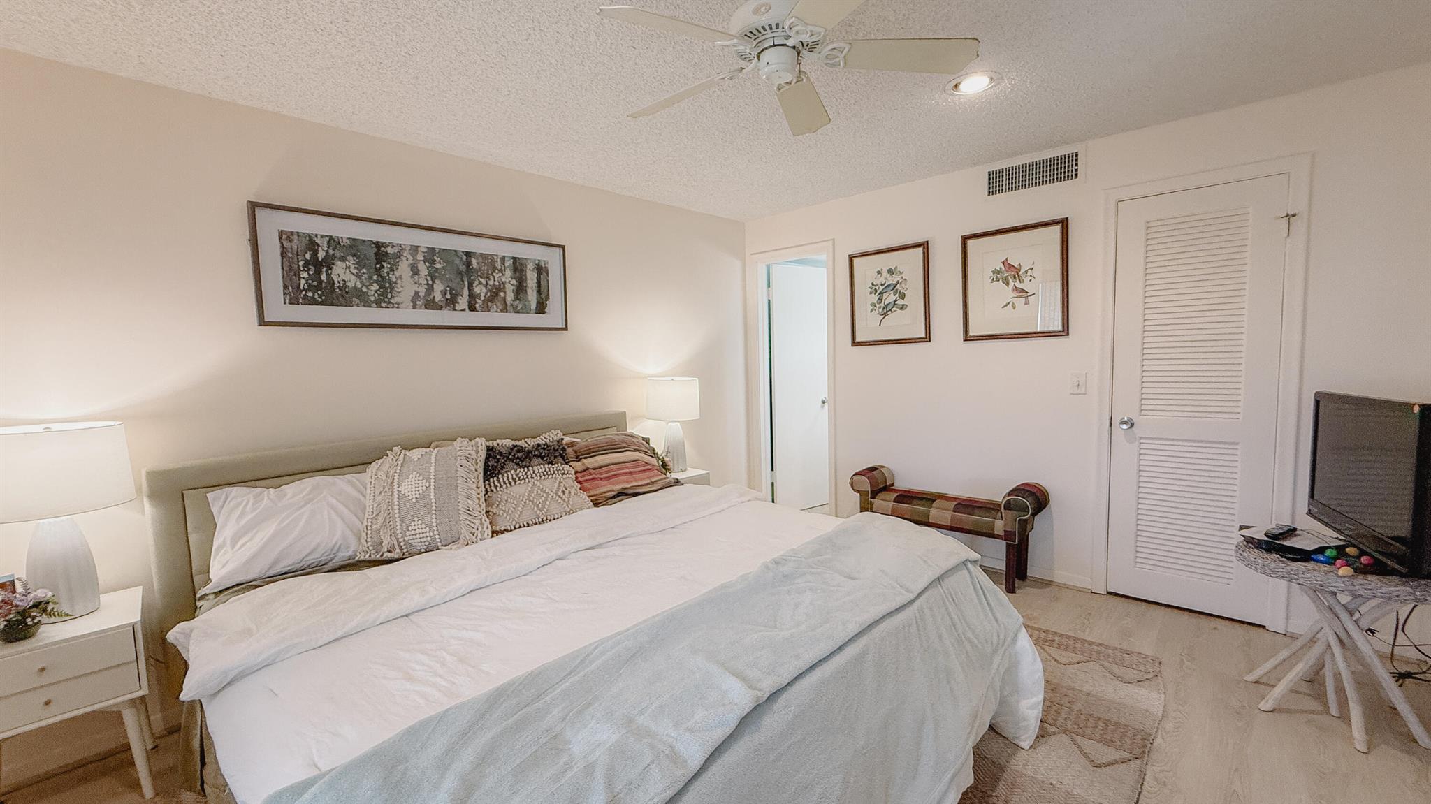 FOUNTAINS OF PALM BEACH CONDO 7 - Residential