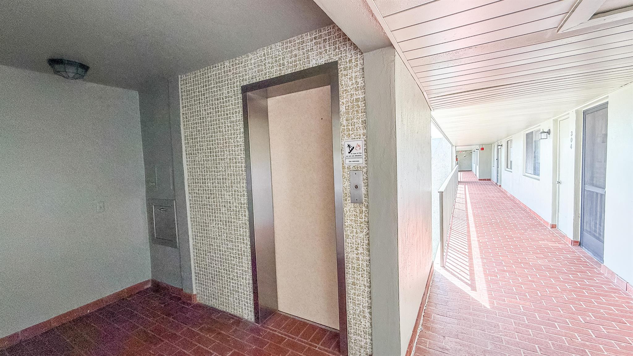 FOUNTAINS OF PALM BEACH CONDO 7 - Residential