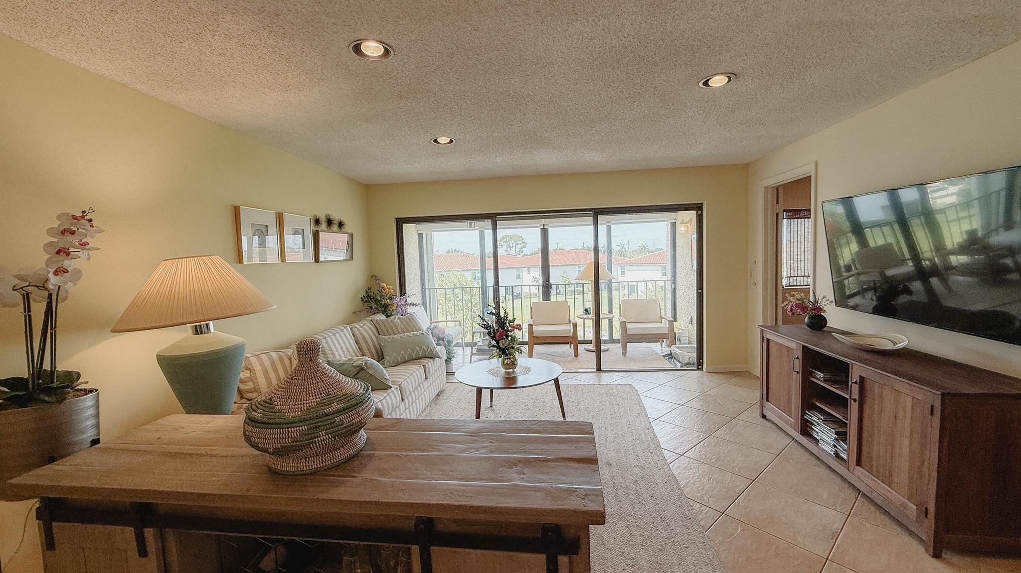 FOUNTAINS OF PALM BEACH CONDO 7 - Residential