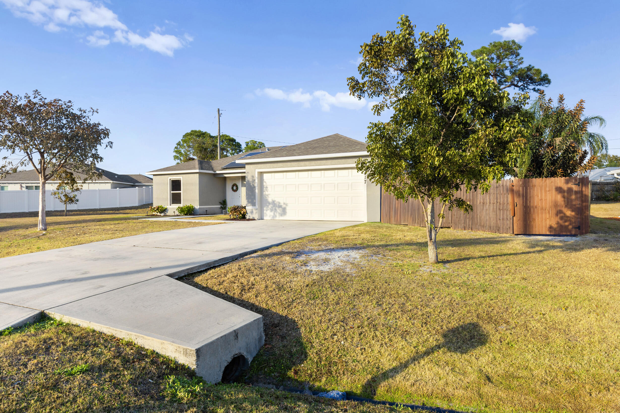 417 SE Seahouse Drive