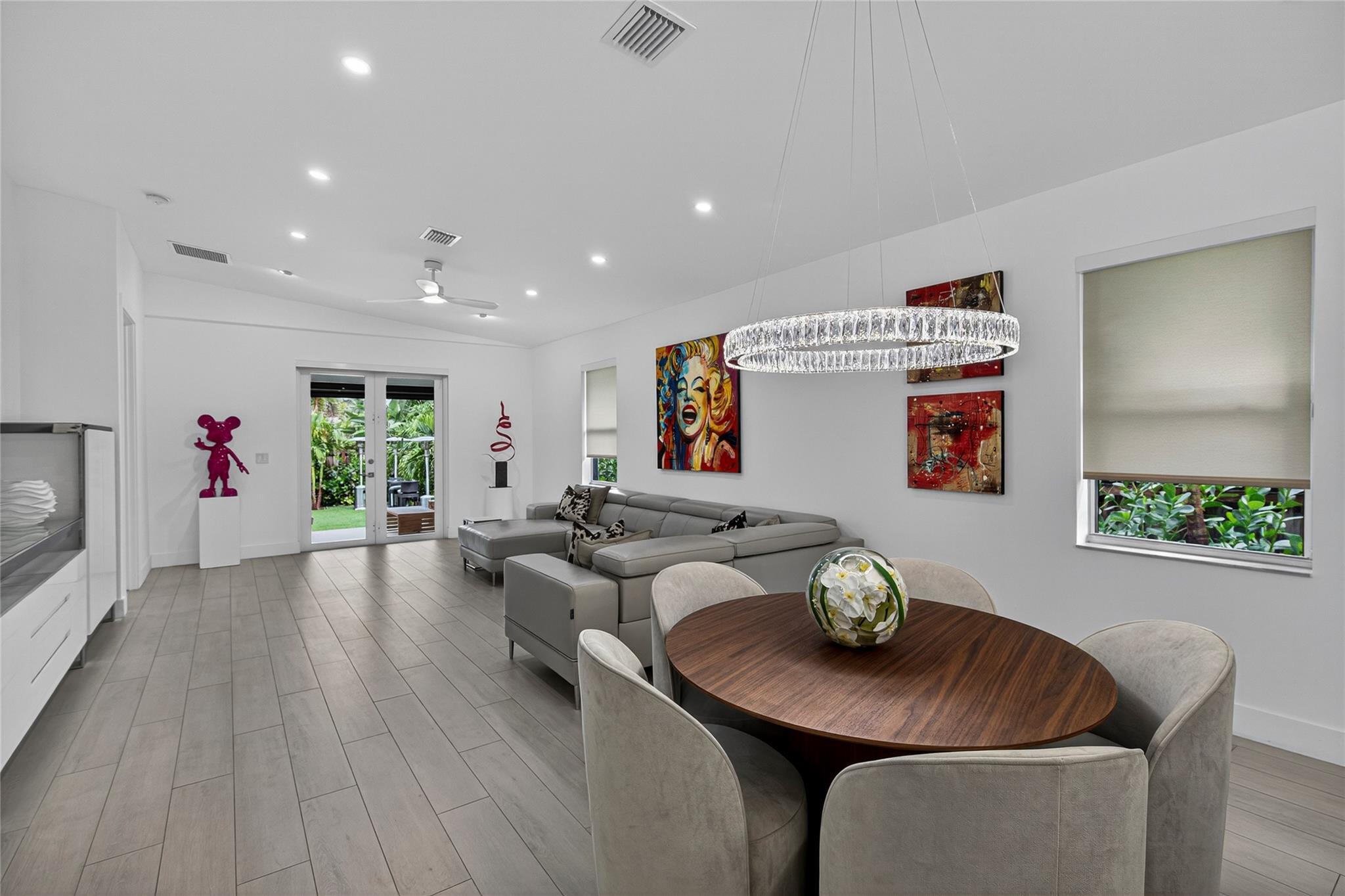 Petite - Residential