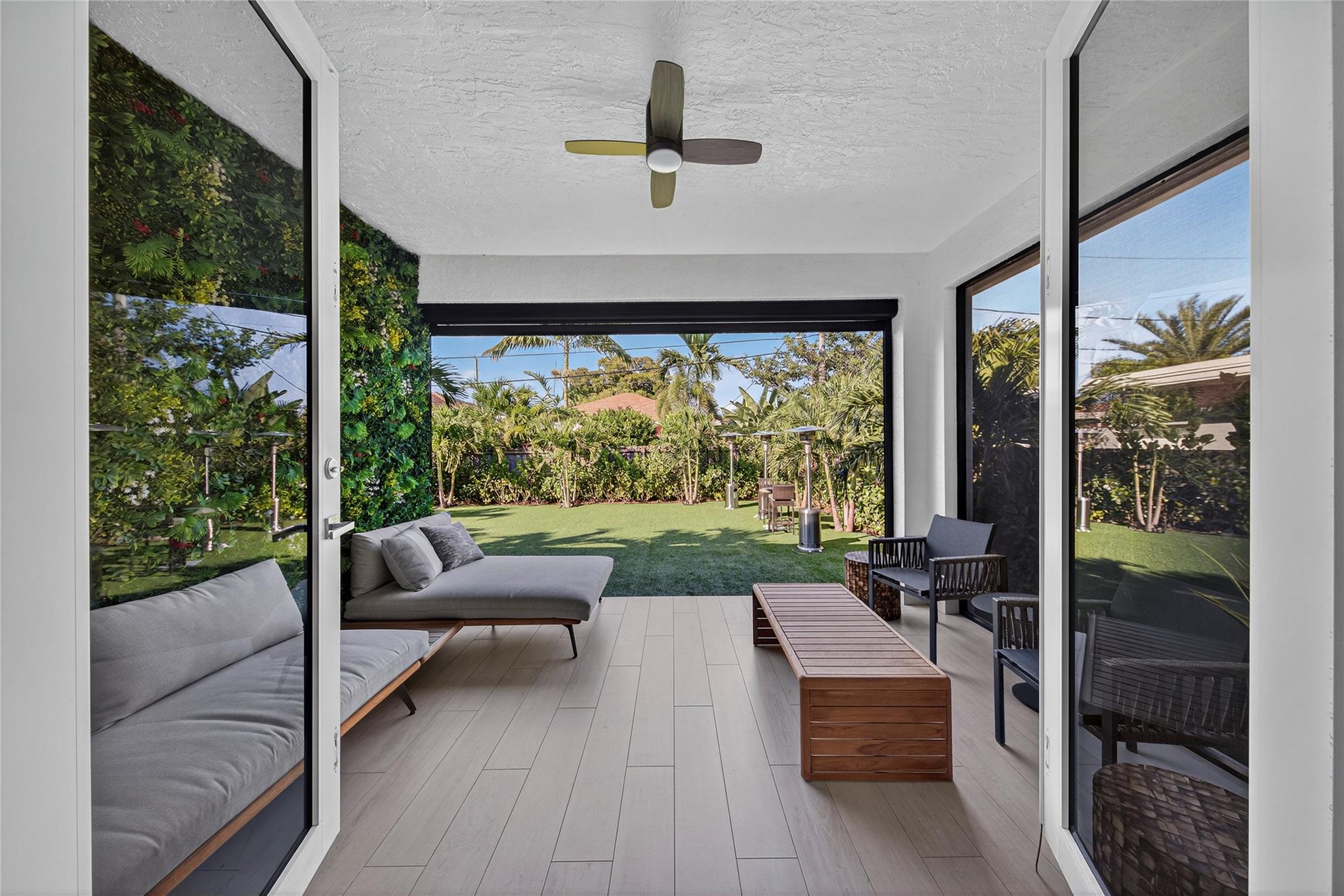 Petite - Residential